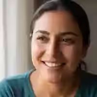 Retrato de Sandra Gabriela Torres, directora de recursos humanos que recomienda la póliza anual de mantenimiento