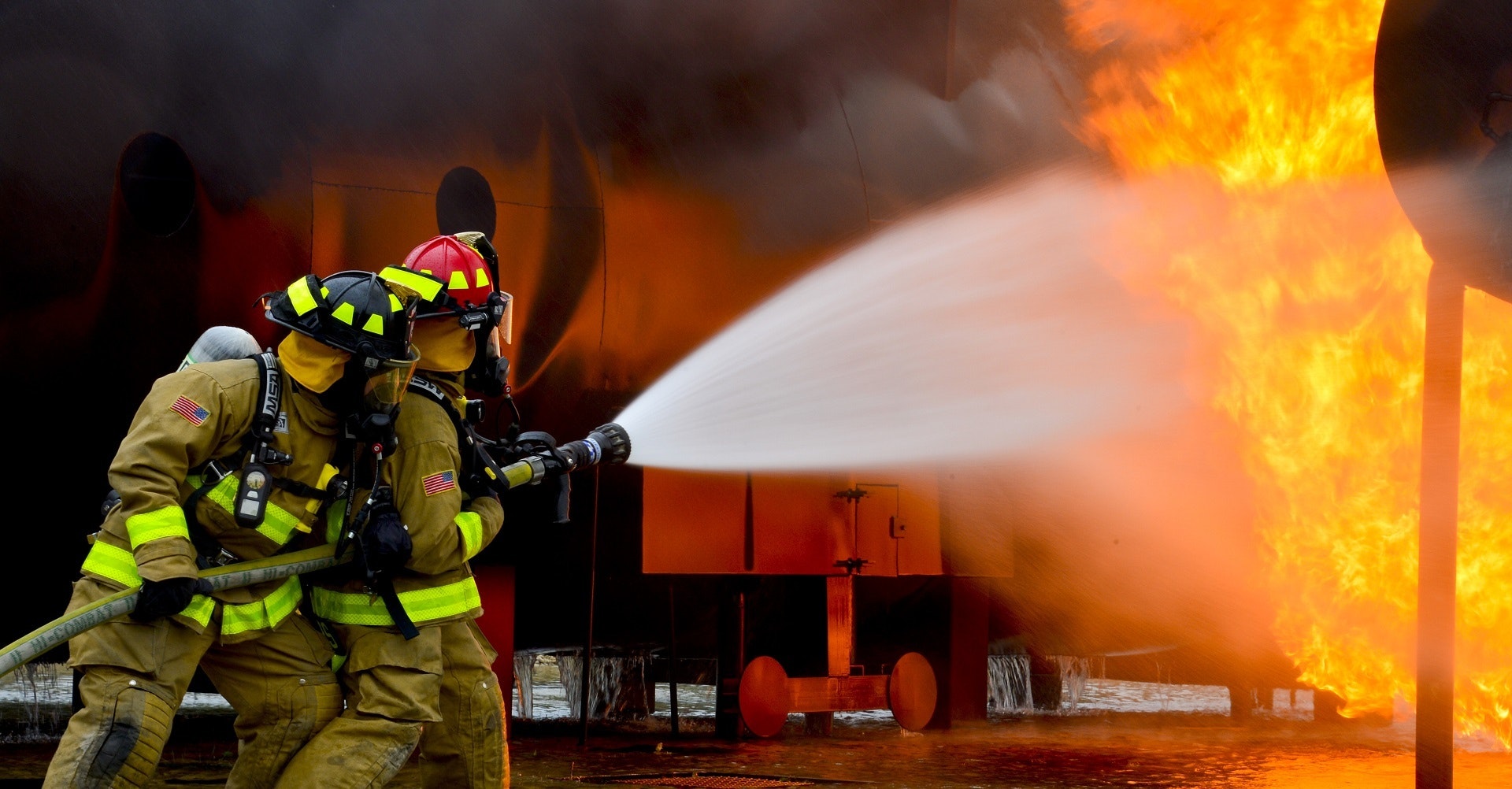 Sustancias polifluoroalquiladas en espumas contra incendios los legisladores consideran la